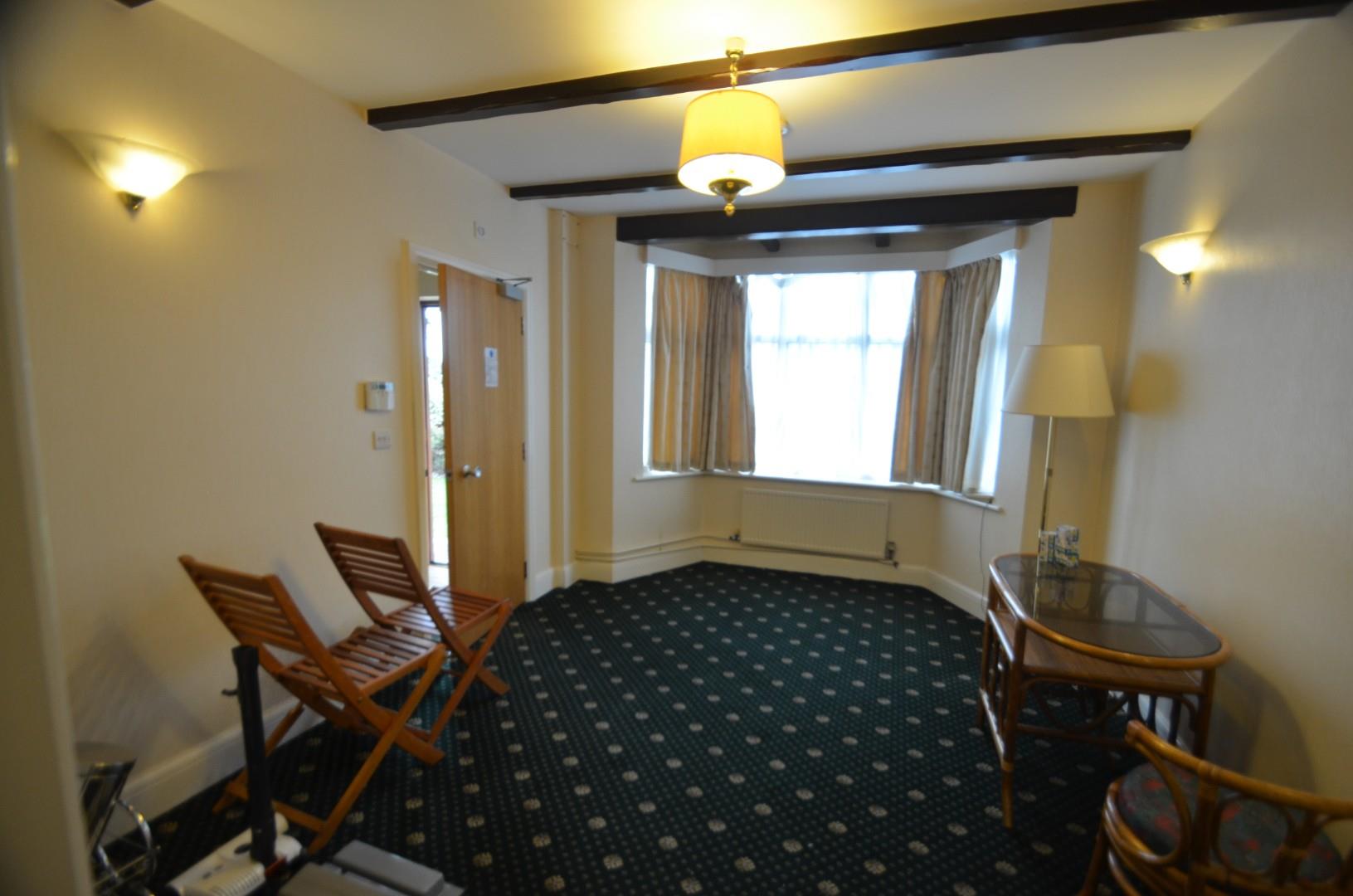 The Ridgeway, Mill Hill